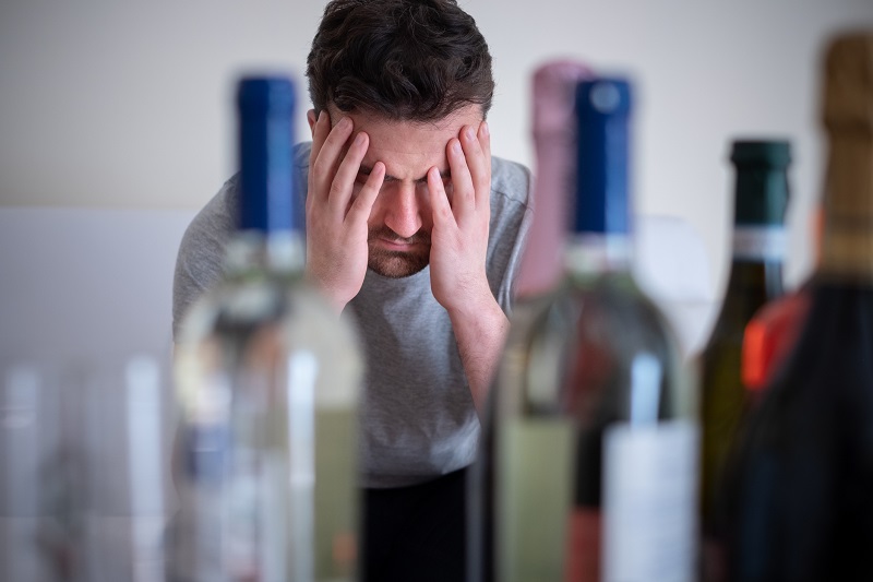 You are currently viewing Co rozumieć pod pojęciem ciągu alkoholowego?